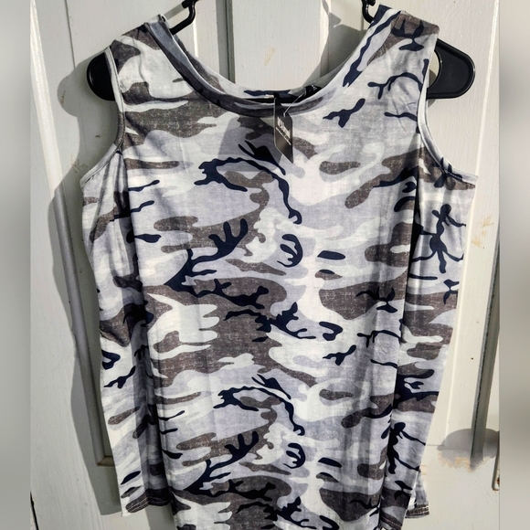 NWT Boutique Cold Shoulder Camo Top - Long Sleeve - Picture 2 of 4